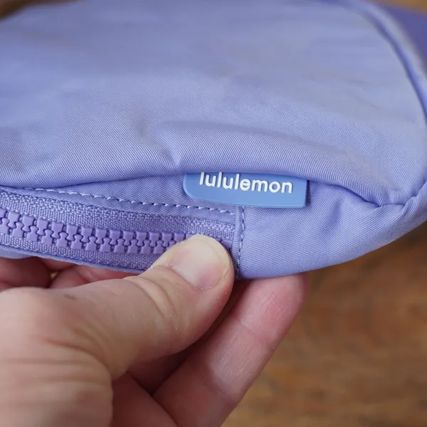 Lululemon O/S Everywhere Belt Bag 2L Purple Adjustable Strap Sporty Athleisure - Image 7