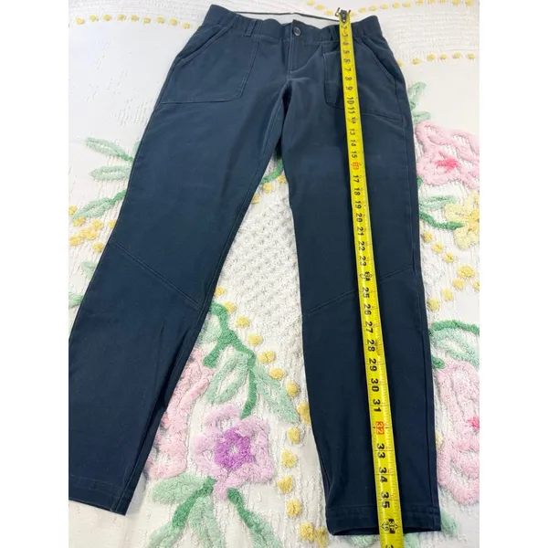 Under Armour Black Fitted Athletic Pants Style 1326884 Womens Size‎ 6 - Image 3