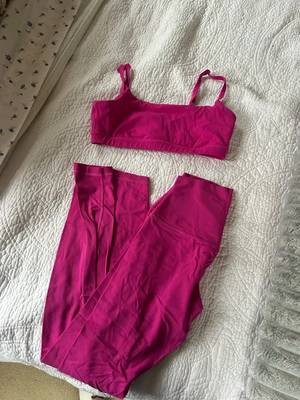 CRZY Amazon Yoga Set - Image 3
