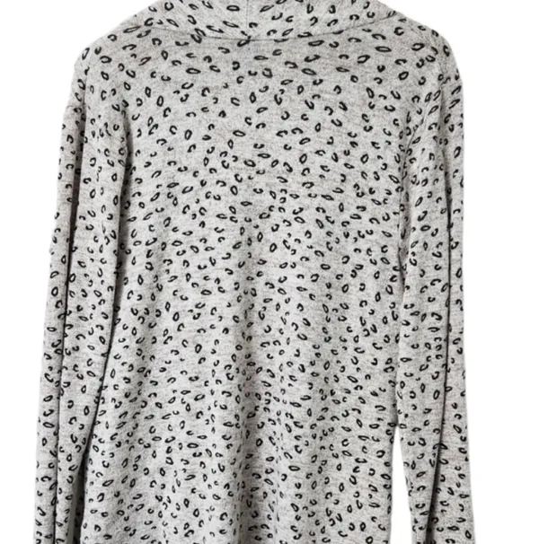 Bobeau Grey Leopard One-Button Fleece Wrap/Cape/ Cardigan - Image 8