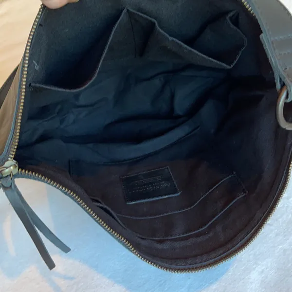 Fashionable Local and Global Sturdy Black Leather Shoulder Bag Purse - Image 8