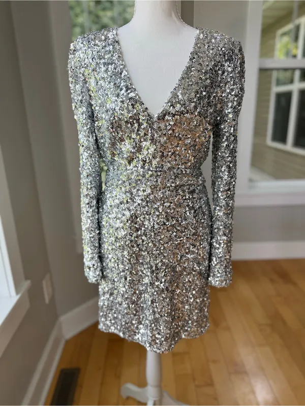 Lulu's Silver Sequin V-Neck Long Sleeve Mini Homecoming Dress Size Medium - Image 10