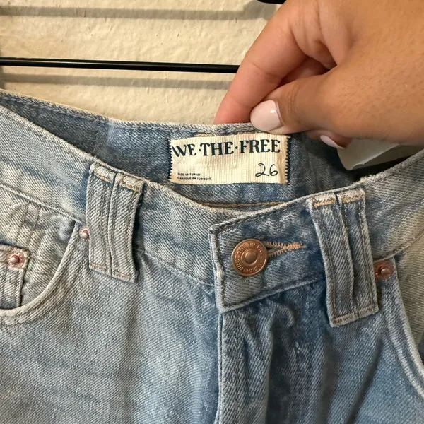 NWT WE THE FREE Tinsley Baggy High Rise Straight Leg Denim Short Size 26 - Image 3