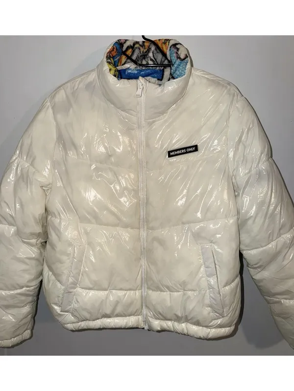 Size XL Women’s MEMBERS ONLY Looney Tunes Puffer Jacket Shiny Beige. - Image 4