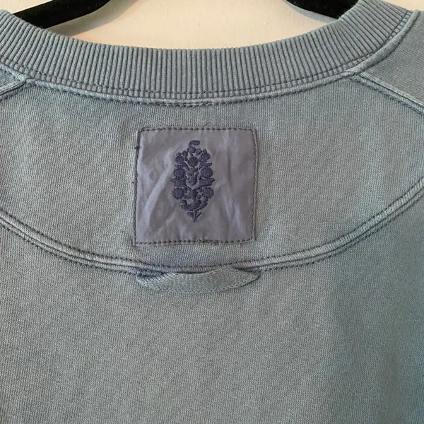 Free People Movement Blue Cropped V-neck Sweatshirt Loungewear Women's size XS - Image 6