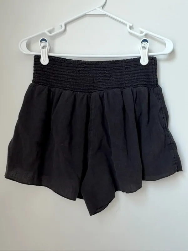 Aerie Smocked High Waisted Black Shorts Size Medium - Image 2