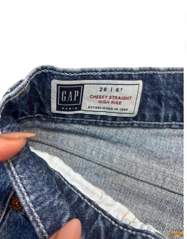 Gap blue high rise straight leg jeans with frayed hem Size 28 #denim #highwaisted - Image 3