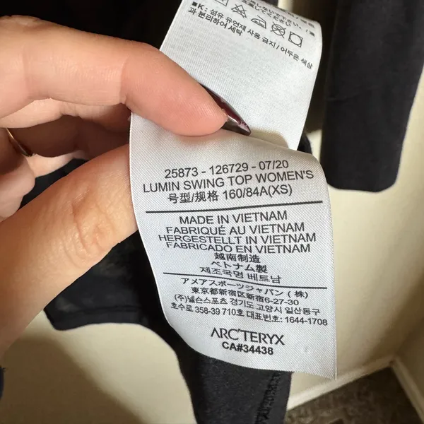 Arcteryx Lumin Swing Top Sz XS in‎ Black Relaxed Fit Base Layer - Image 6