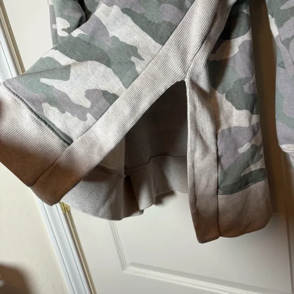 Aerie Good Vibes Oversized Sweatshirt SZ Large. Camo Green Flowy Cozy Loose Fit. - Image 4