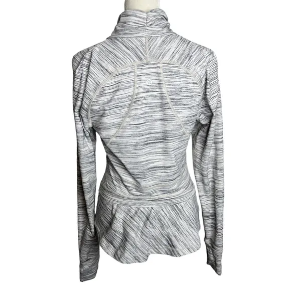 Lululemon Peplum Back Light Jacket Size 6 Gray - Image 3