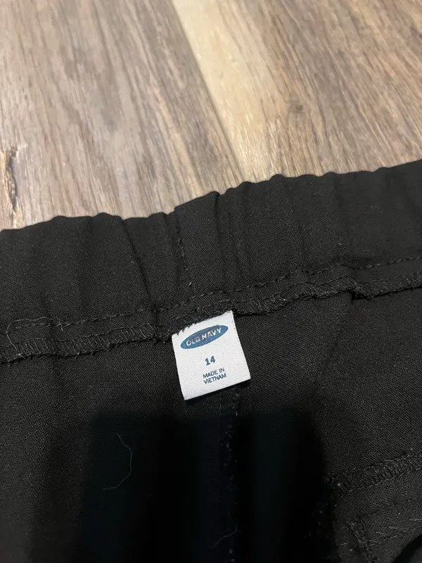 Old Navy Pull On Pants in Black Jack - Image 4