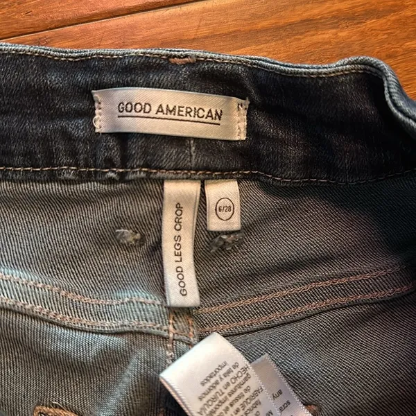 Good American Good Legs Crop Jeans 6/28 - Image 3