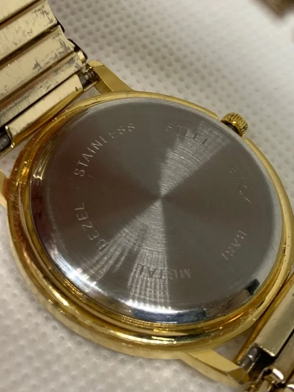 Time women’s watch gold tone 33mm quartz analog stretch band size 6.5” running - Image 6