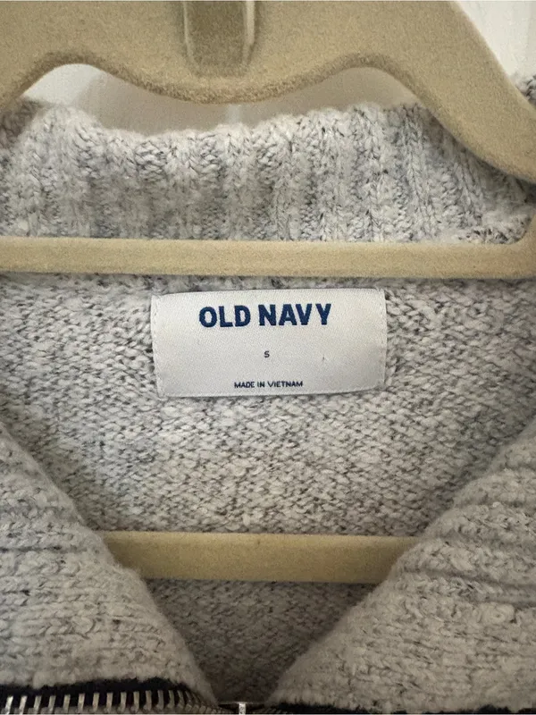 Old Navy Women’s Quarter Zip Sweater in Grey - Image 8