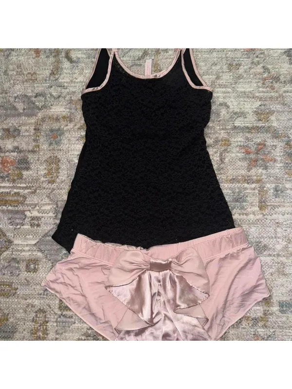 Y2k Victoria's Secret Camisole and shorts with bow - Image 2