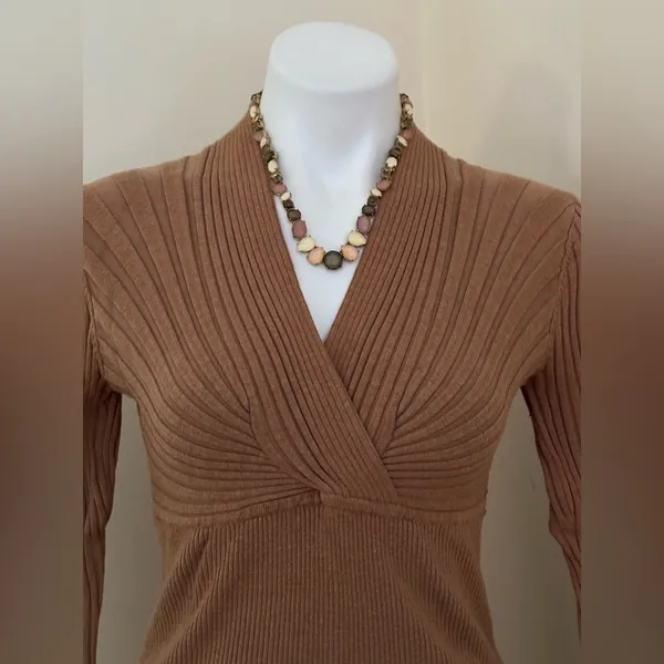 INC Warm Toffee V-Neck Crossover Ribbing & Subtle Pull Over Sweater Sz M - Image 5