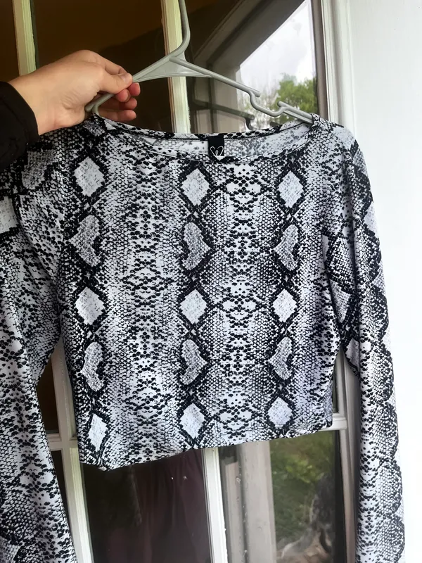 Windsor Long Sleeve Crop - Image 3