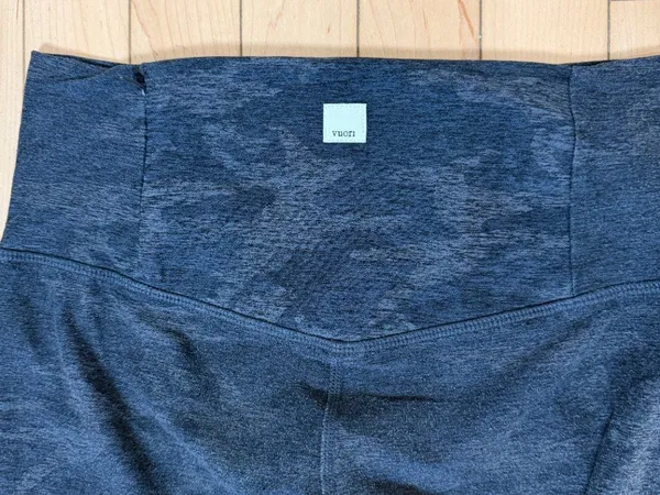 Vuori Clean Elevation Leggings Charcoal Black Camouflage Print Size - Image 6