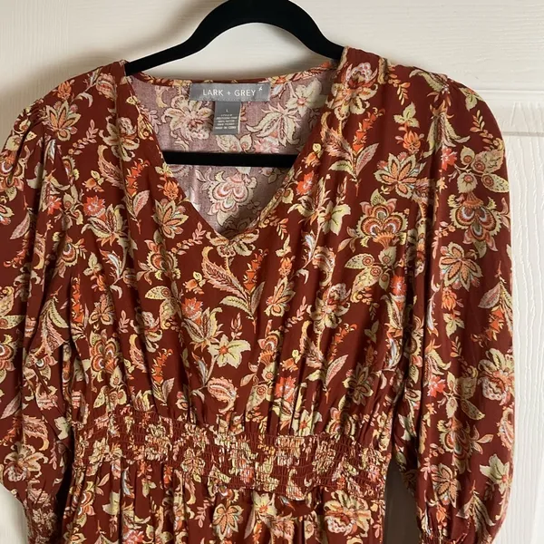 Lark + Grey women’s Floral V-Neck Dress size large - Image 3