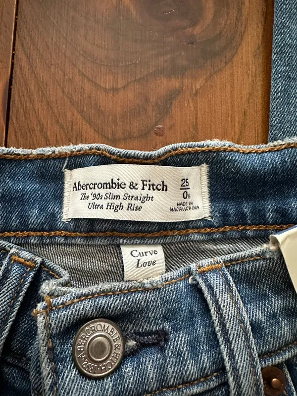 Abercrombie The 90’s Slim Straight Ultra High Rise Jeans - Image 11