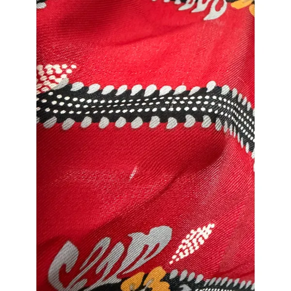 American Vintage VERA NEUMANN Vintage 60s 70s 100% Silk Red Black Floral Signed Square Scarf - Image 3
