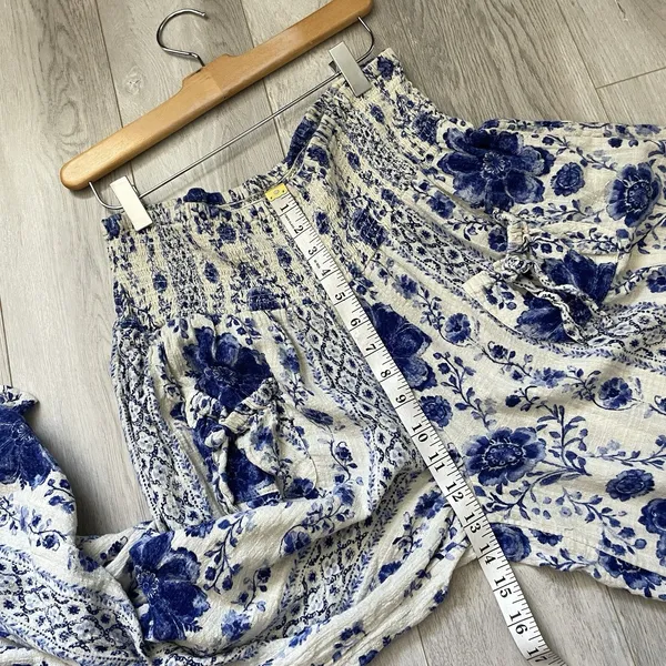 Urban Outfitters Pants smocked floral wide leg crop womens Blue (medium) boho - Image 4