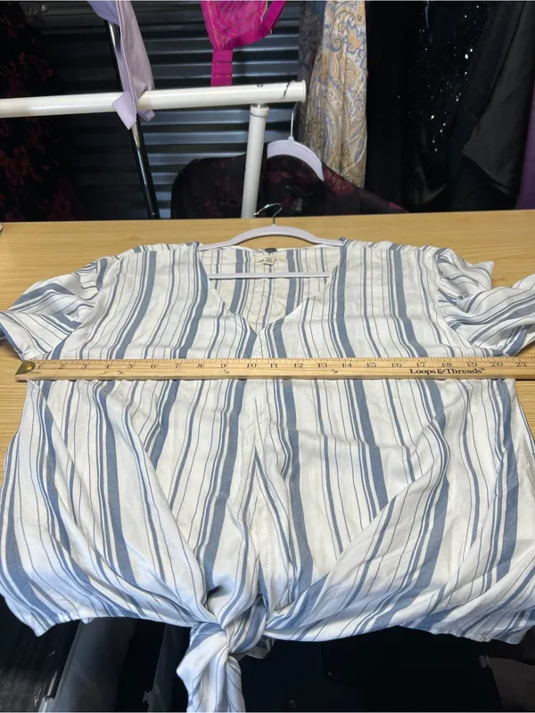 Cupio Blush Blue White Striped Tie Front Flutter Sleeve Blouse M - Image 10