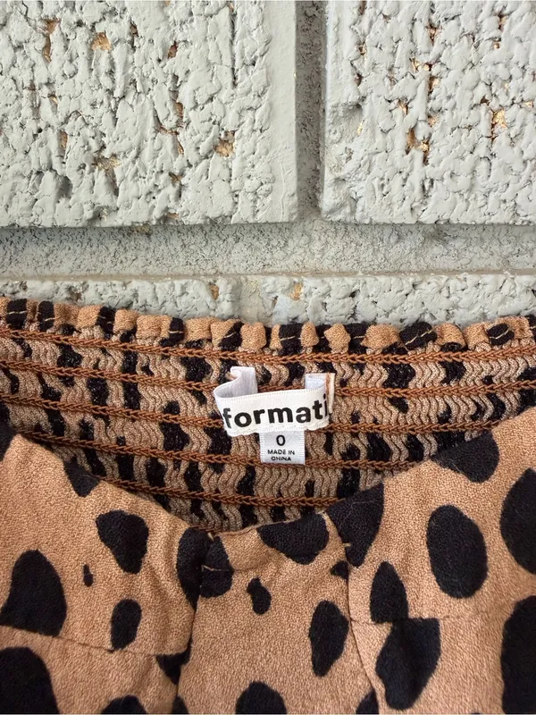 Reformation Reign Top Bobcat Animal Print Size 0 Tan Black Smocked - Image 4