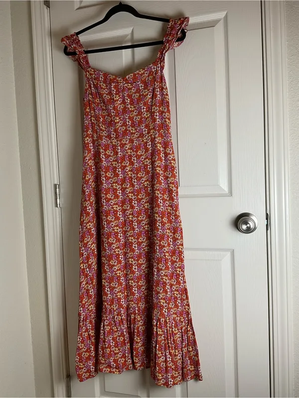 LUSH Floral midi Dress Size Large Ruffle Strap Smocked - Image 2