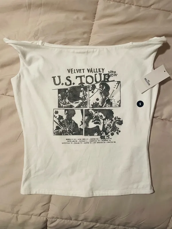 Hollister Off-The-Shoulder White Top With Graphic - Image 2