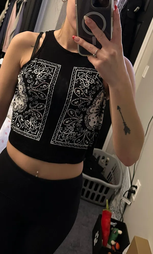 Charlotte Russe Cropped Tank - Image 3