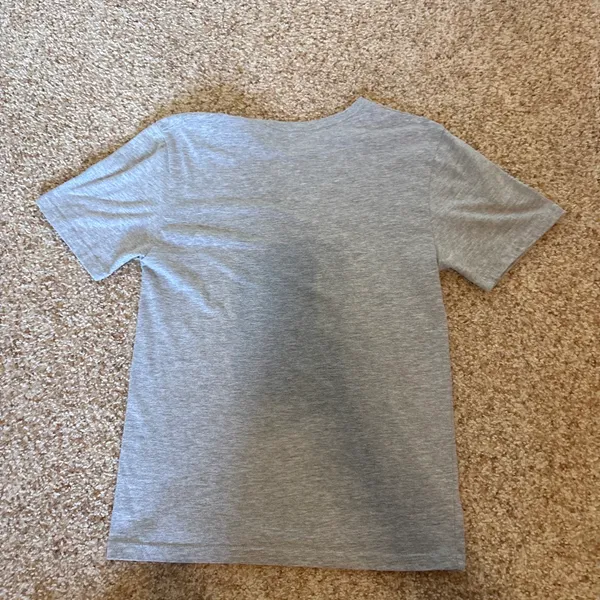 Gray t shirt - Image 2
