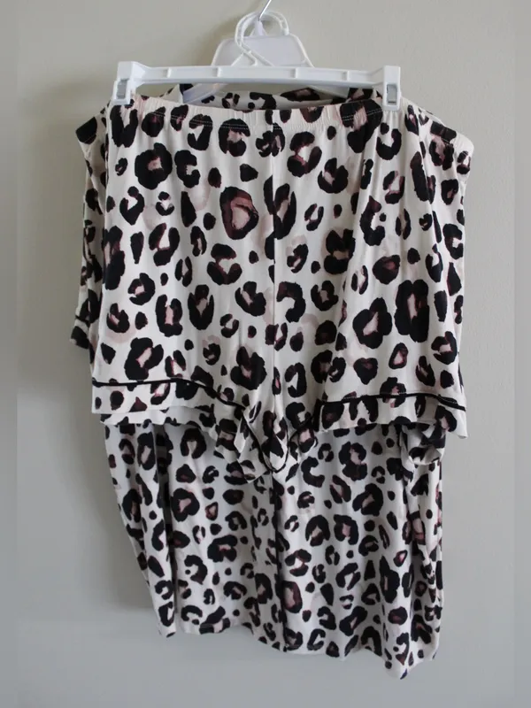 Stars Above Leopard Print Pajama Set Size XXL - Image 3