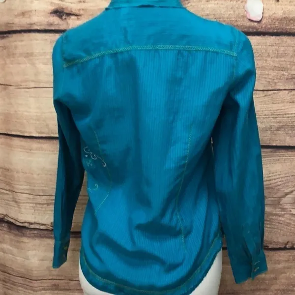 Chico’s button down embroidered collared silk blouse - Image 9