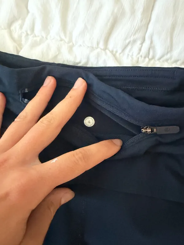 Lululemon Speed Up Shorts Navy - Image 2