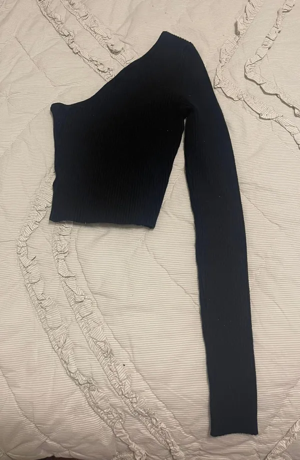 Kendall + Kylie One Shoulder Black Top - Image 2