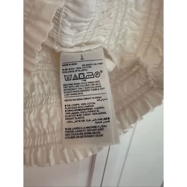 Old navy smocked white tie shoulder cropped tank size large - Image 4