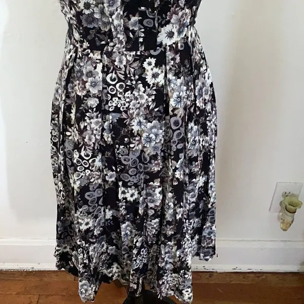 LIZA LUXE dress -floral w/Peter Pan collar - Image 3
