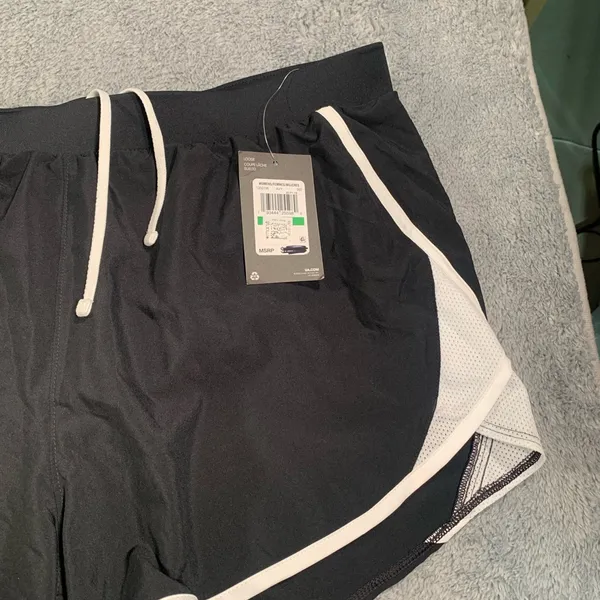 Under Armour Women's Black and White Athletic Shorts - Image 3
