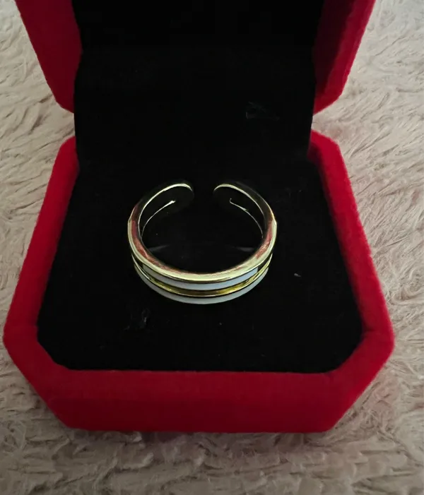 Gorgeous Golden Embellished Statement Adjustable Ring Size 7 - Image 3