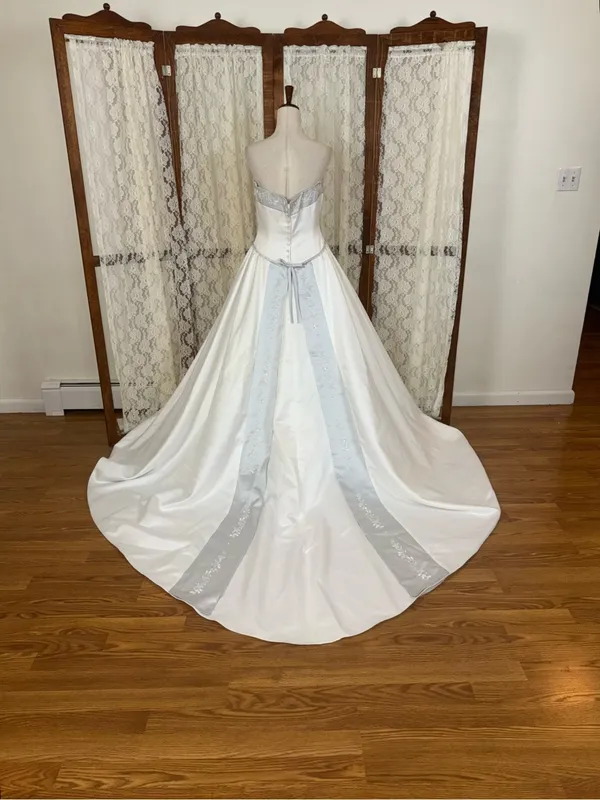 Gorgeous Vintage 90s Mori Lee Strapless White Satin Ball Gown - Image 6