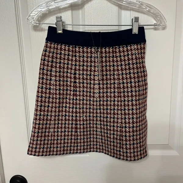 Cider Red and Black Houndstooth Mini Skirt‎ - Image 3