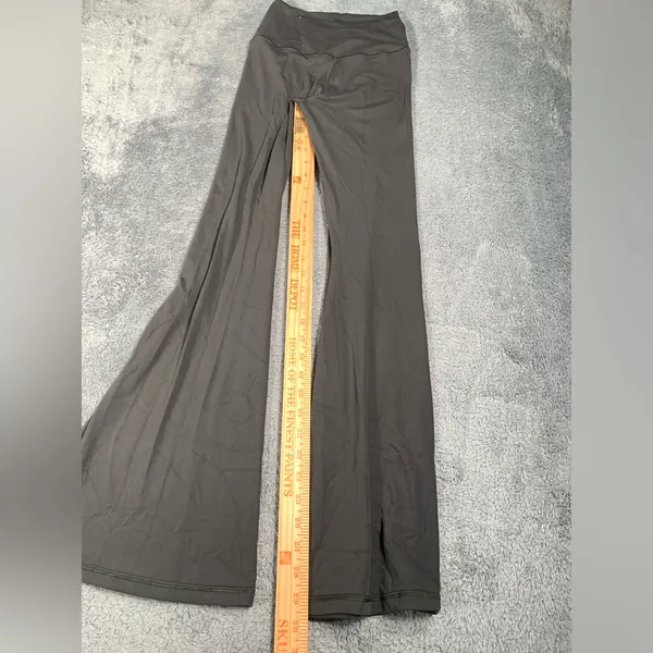 Aerie offline real me flare hi-rise short inseam Gray leggings yoga pants medium - Image 10