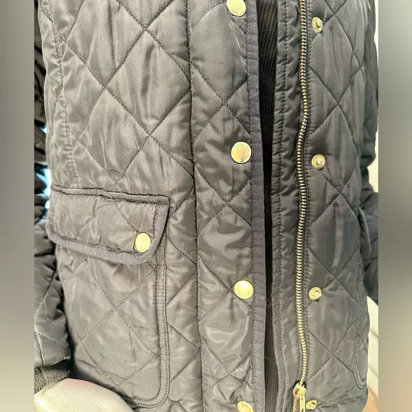 J.Crew Black Quilted Field Puffer Jacket with Gold Hardware Small - Image 4