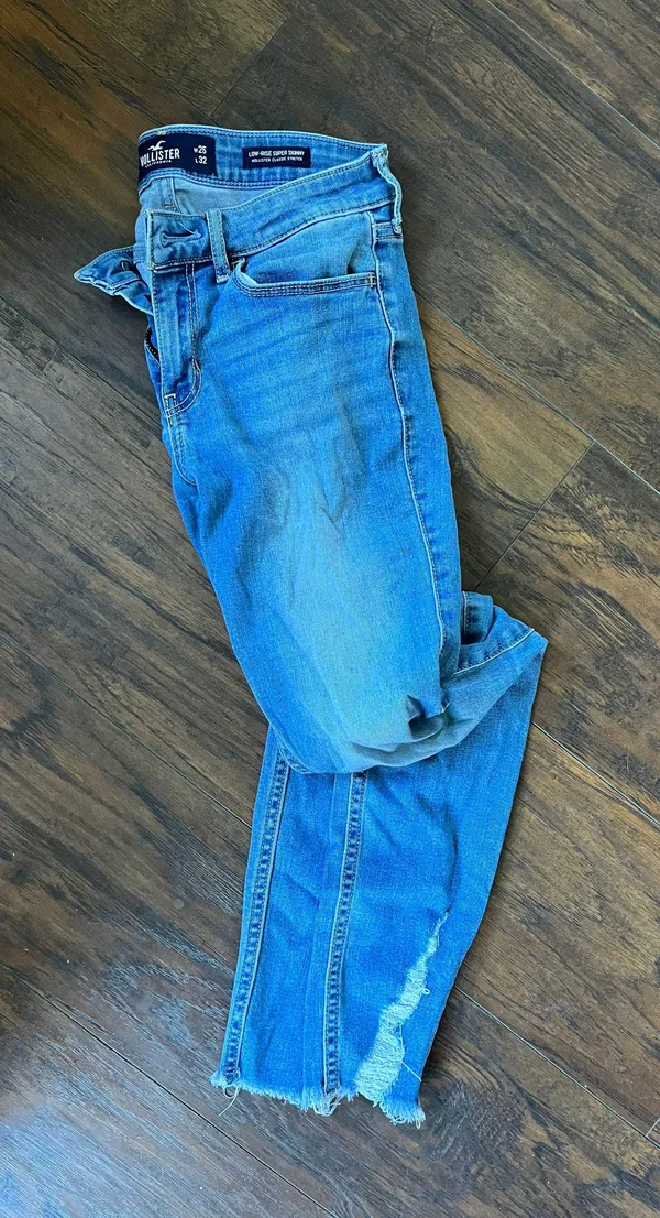 Hollister Super Skinny Jeans - Image 2