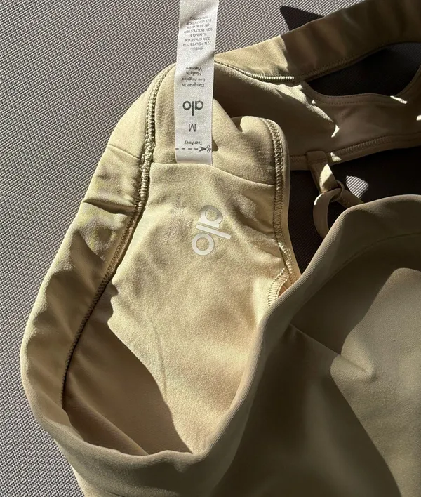 ALO Yoga Sandstone Sports Bra - Image 3