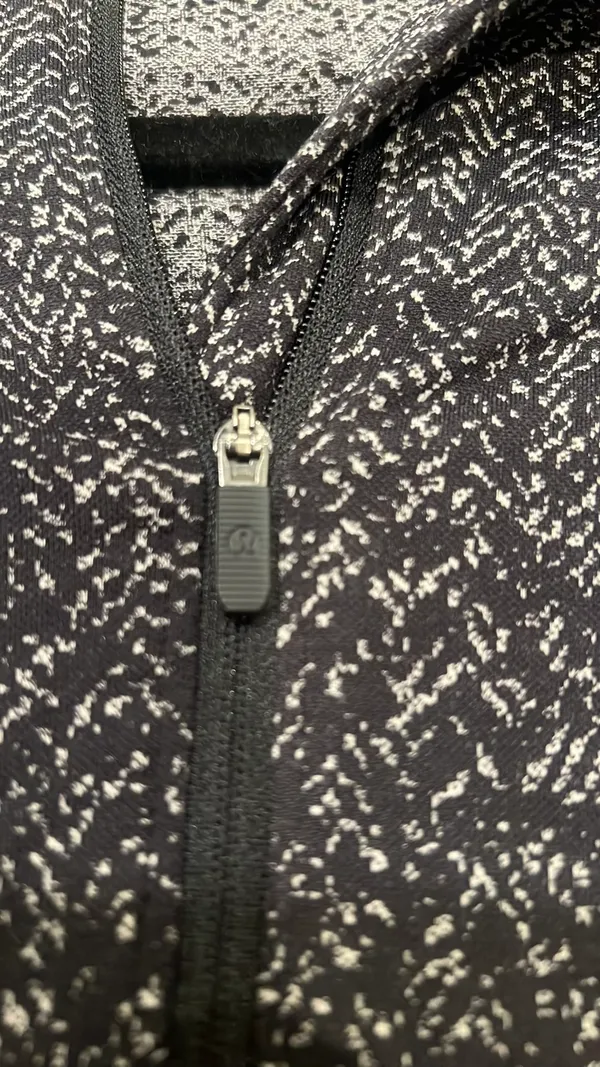 Lululemon Cropped Sweatshirt - Image 5