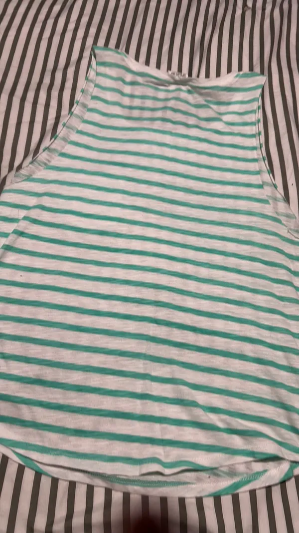 Victoria's Secret PINK Tank Top - Image 3
