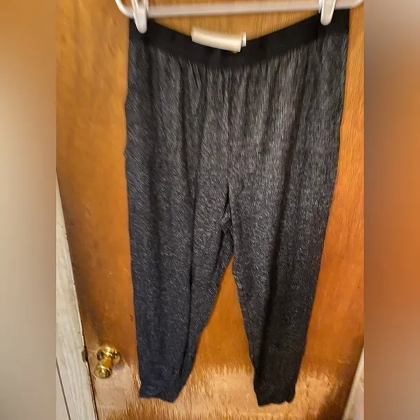Pink sweats - Image 2