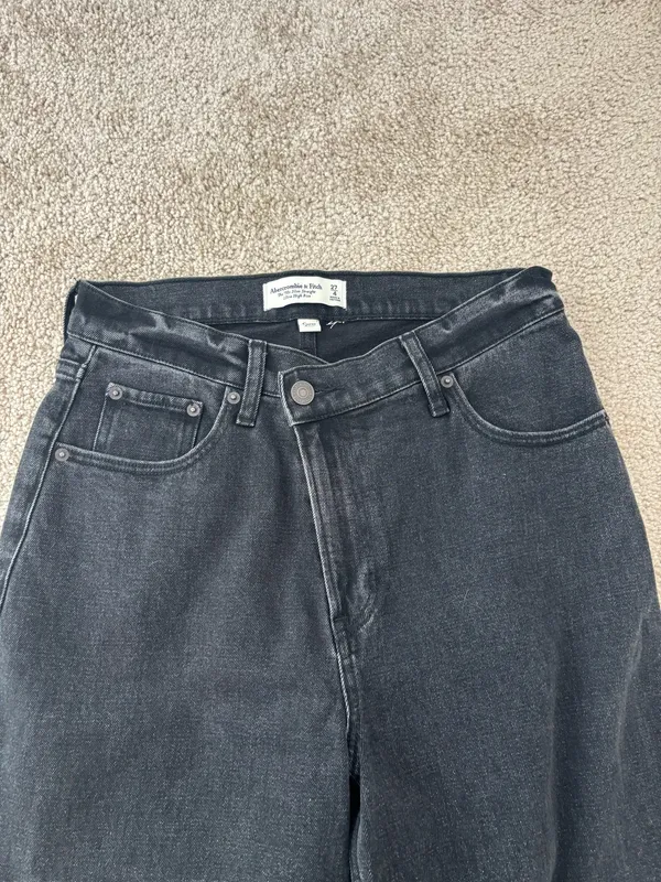 Abercrombie & Fitch Curve Love Ultra High Rise 90s slim Straight Jeans crossover - Image 3